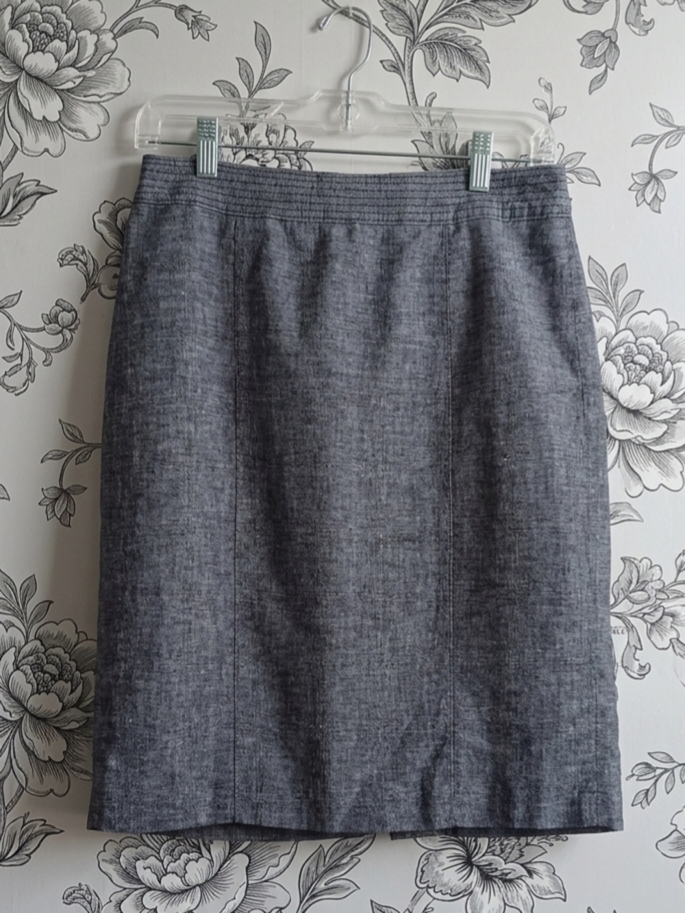 Banana Republic Gray Pencil Skirt Size 2